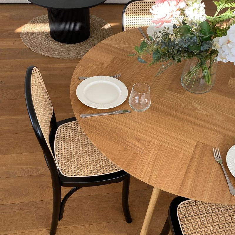 Aggi - Ronde eettafel Ø120 cm in geolied eikenfineer met visgraatmotief